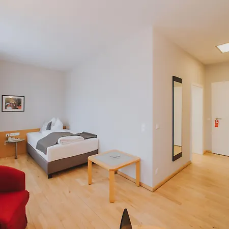 فندق Landgasthof Zur Post 4*